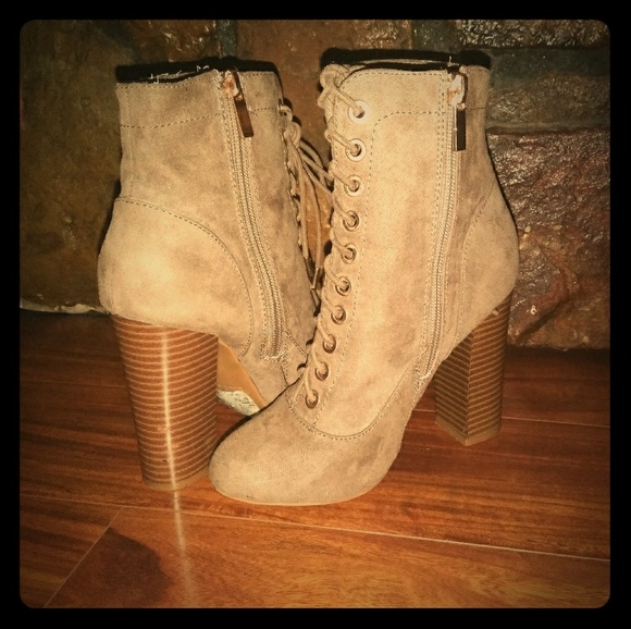 Ankle boots - Picture 1 of 4